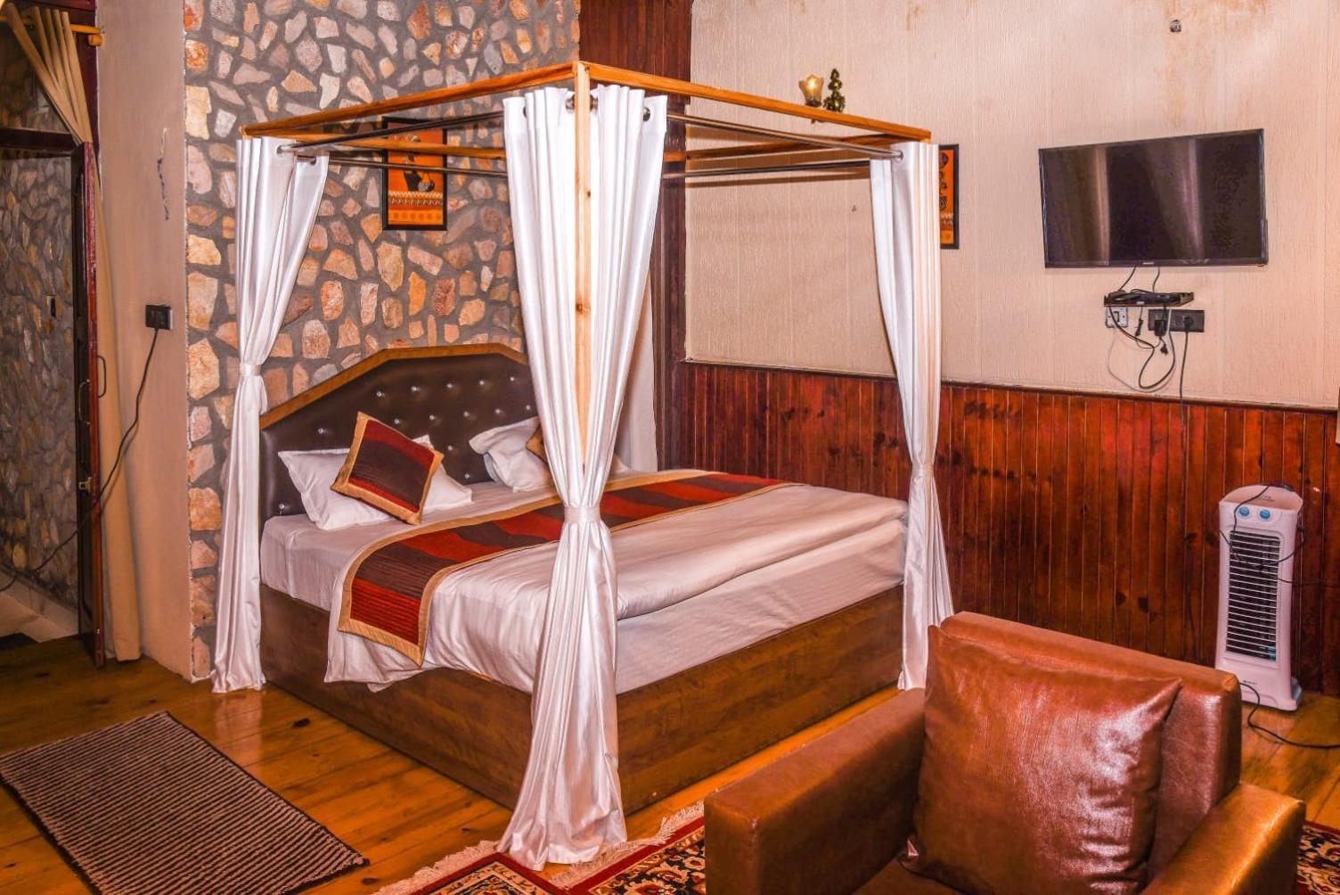 The Himalayan Heights Satya'S Kasardevi Hotell Almora Exteriör bild
